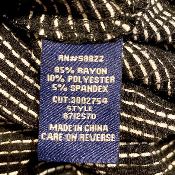 MAX EDITION BLACK & WHITE STRIPE CAP SLEEVE SHIRT SIDE ACCENT Size M NWT - Picture 12 of 13